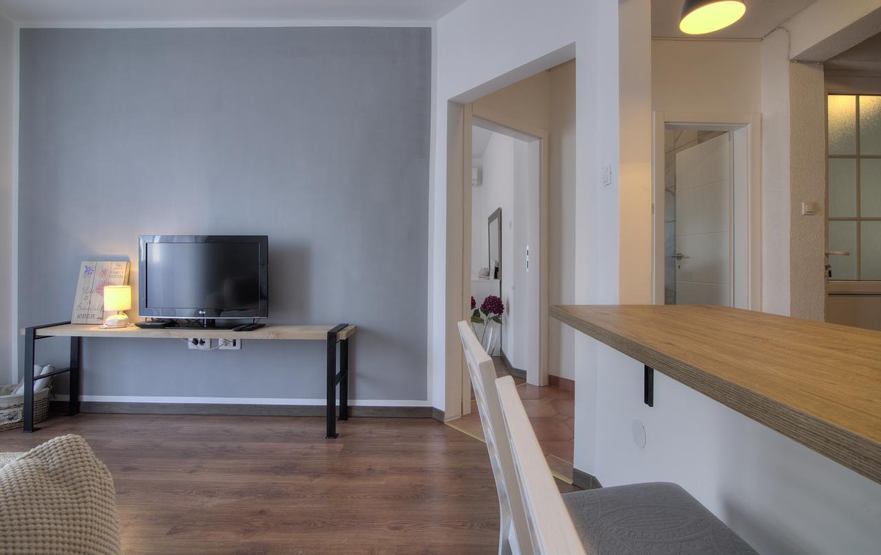 Apartments Lola Senj  Eksteriør bilde